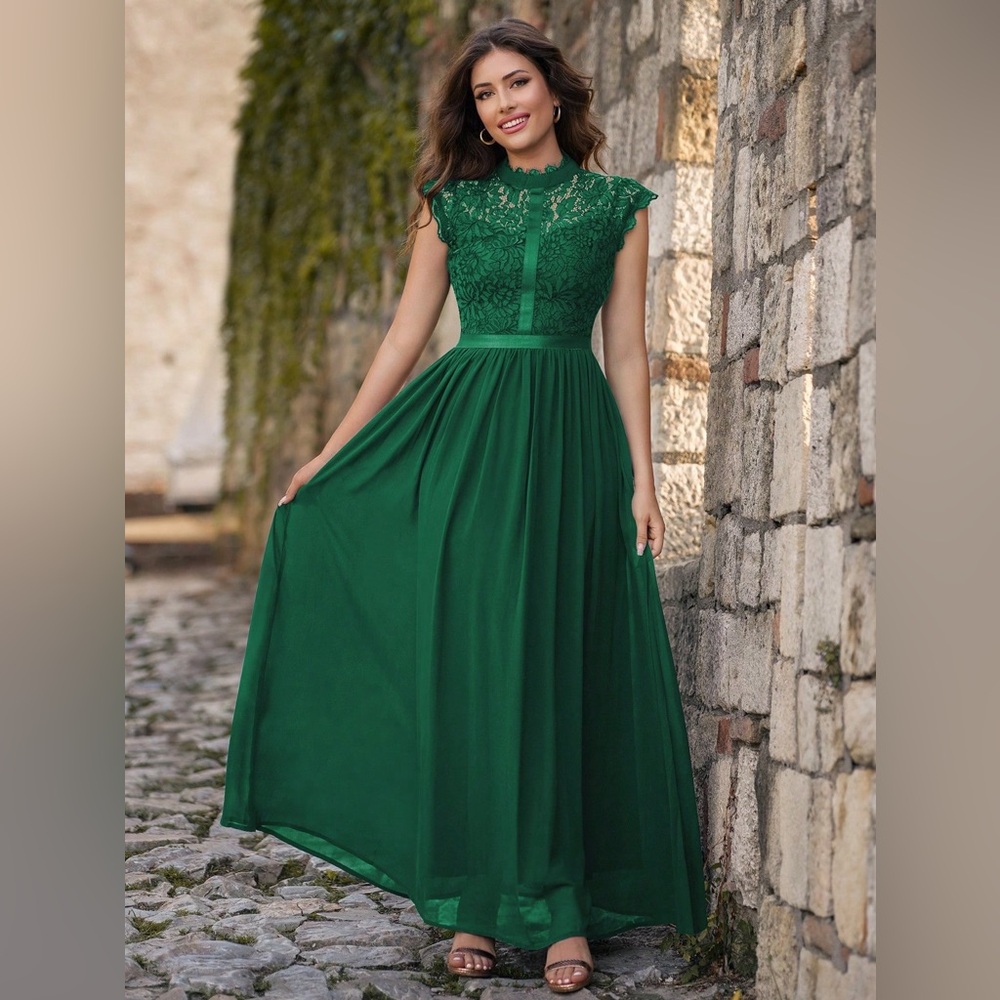 Elegant Green Lace Maxi Dress